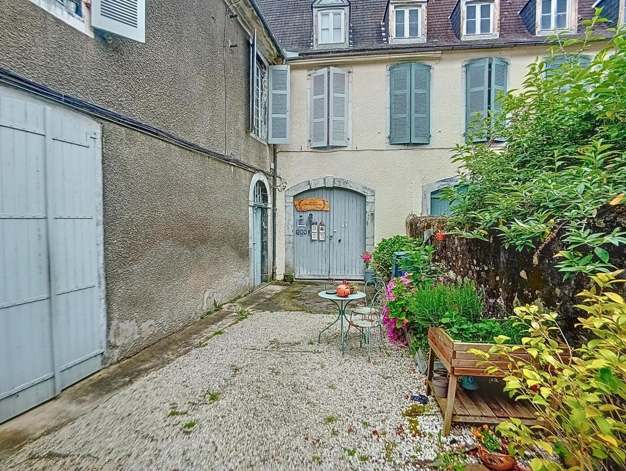 Hotel Les Glycines Oloron Exterior foto